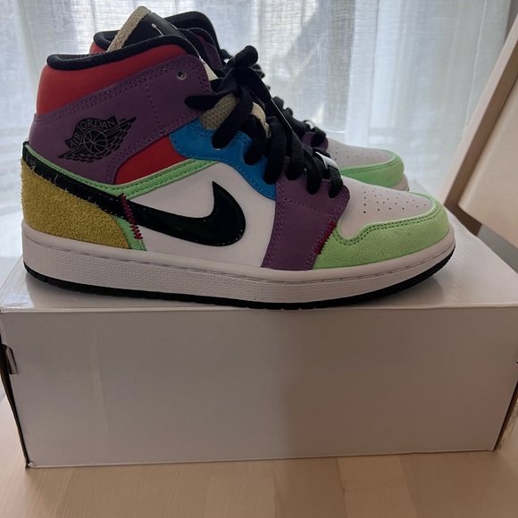 women's air jordan 1 mid se white/black-lightbulb - Picture 2 of 9